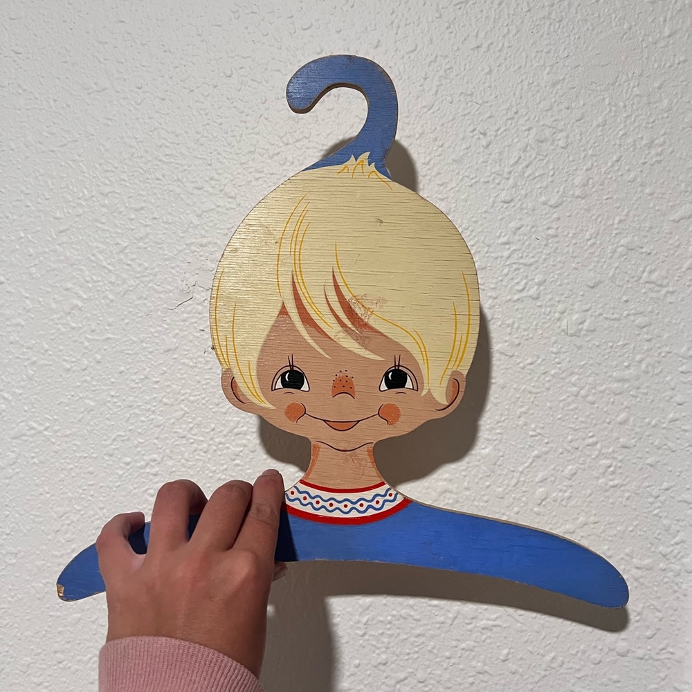 Mertens kunst bügel coat hanger no. 3226 junge boy vintage made in West Germany